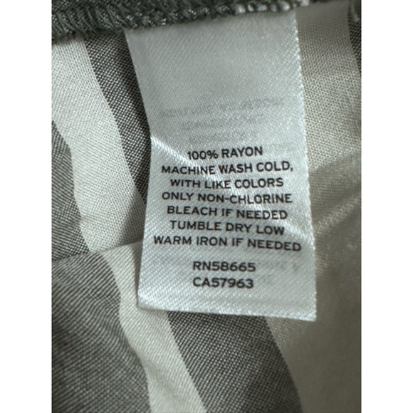 Nordstrom Casual Shorts Elastic Waist Rayon Striped Pattern Gray Girls 8/10 NWOT - Picture 8 of 8